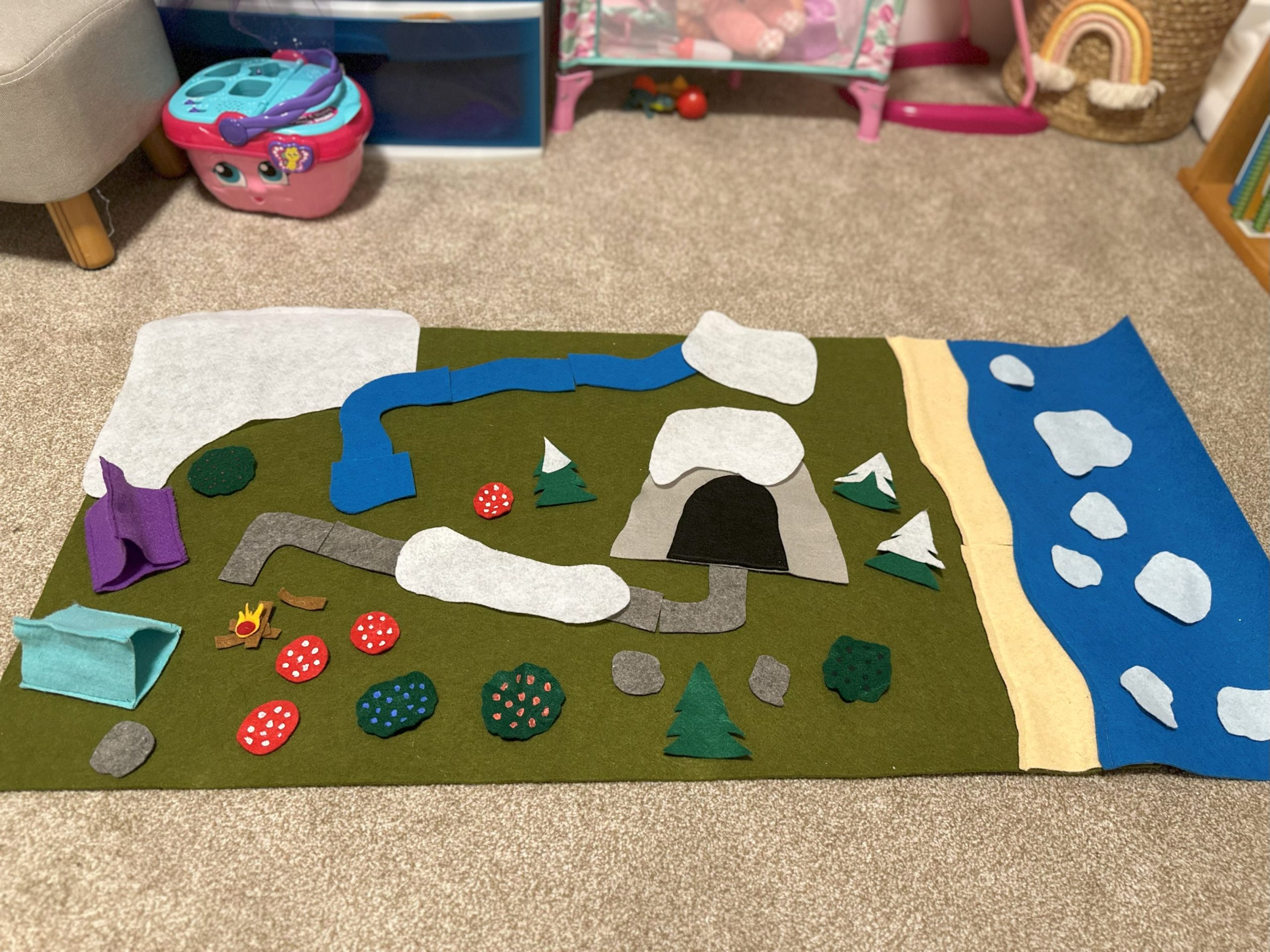 Read more about the article DIY Felt Play Mat + 5 Ways We Use It